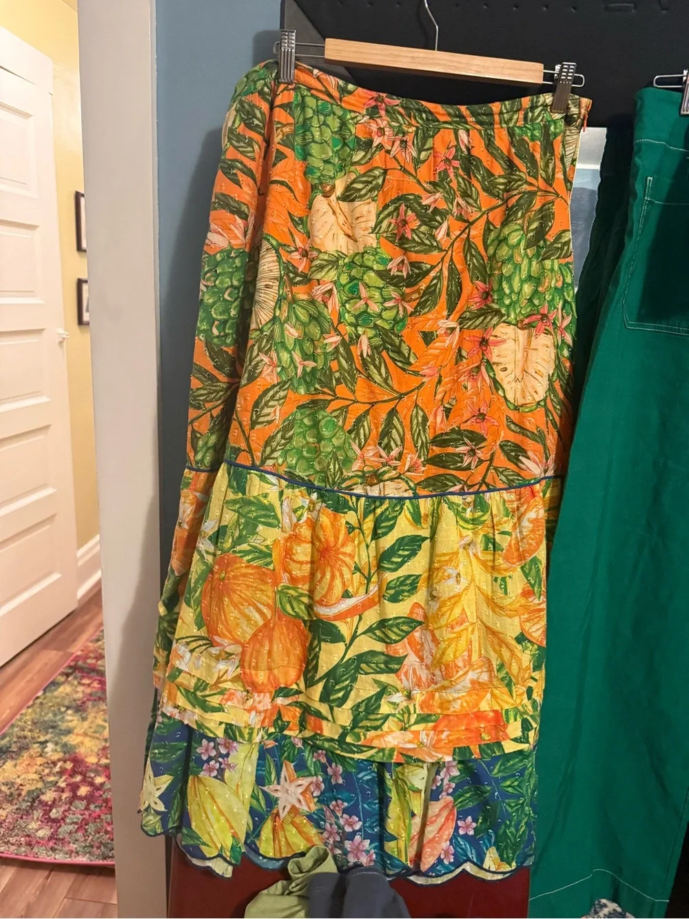 Farm Rio Tiered Floral Midi Skirt - L - Picture 3 of 5